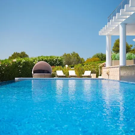 Lovely 6-bedrooms Appartement *