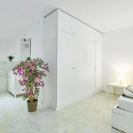Lovely 6-bedrooms Appartement *