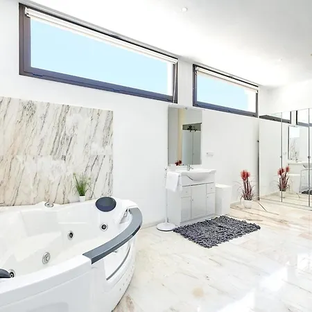 Appartement Lovely 6-bedrooms *
