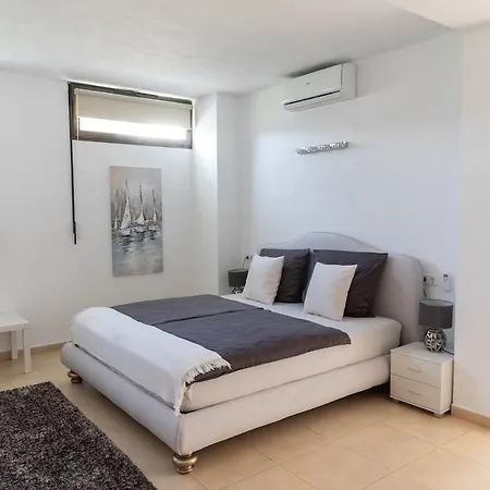 Lovely 6-bedrooms Cannes