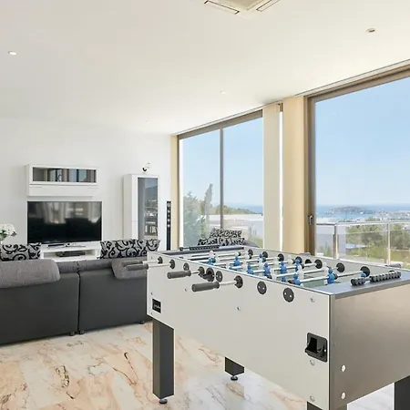 Lovely 6-bedrooms Cannes