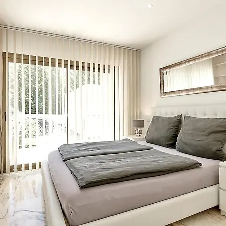 Lovely 6-bedrooms Appartement Cannes